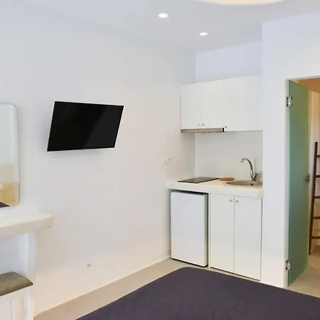 Ξενοδοχείο με διαμερίσματα Dedalos Naxos 4*