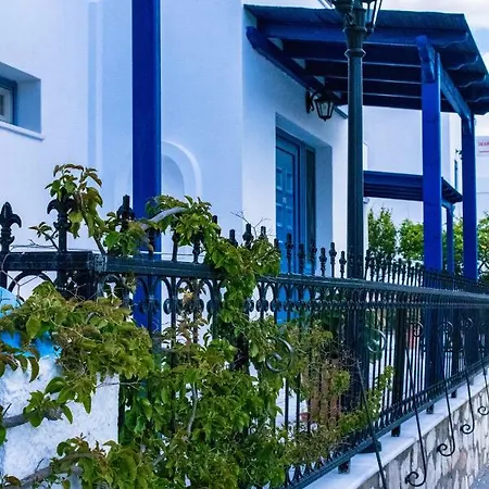 Dedalos Naxos شقة فندقية